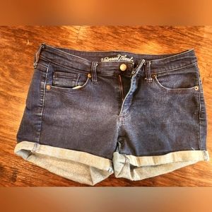 Universal Thread Blue Denim Shorts, Size 8